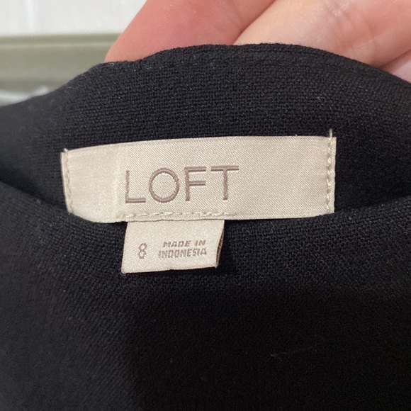 NWOT Loft Black MIDI Skirt with Gold Button Detail on Side Size 8 - Picture 4 of 5